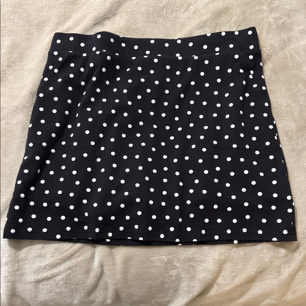 Croft & Barrow Black and White Polka Dot Skort